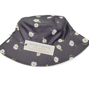 ALICE + OLIVIA REVERSIBLE BUCKET HAT . Never worn